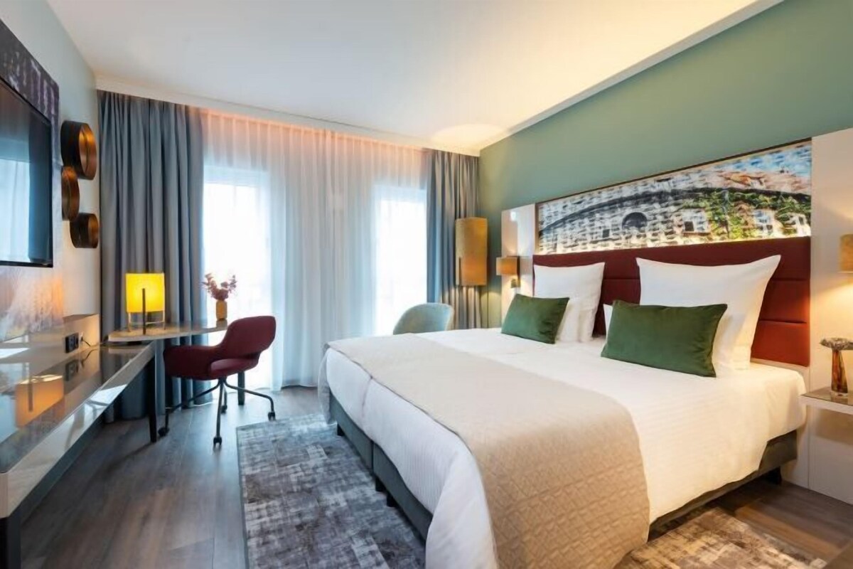 Minibar, in-room safe, desk, soundproofing