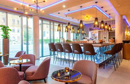 Bar (on property). Leonardo Hotel Augsburg