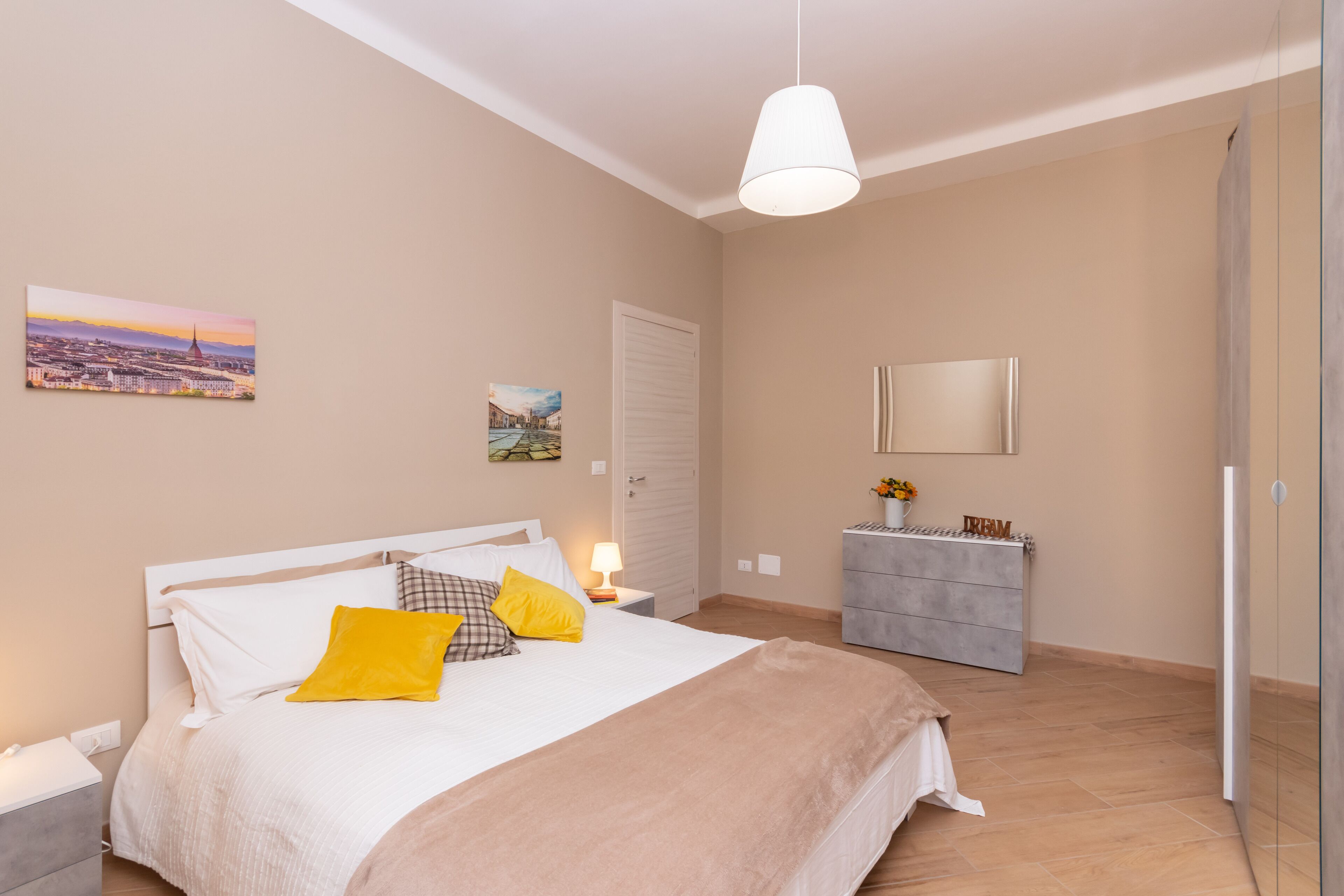 Cialdini Apartment near City Center