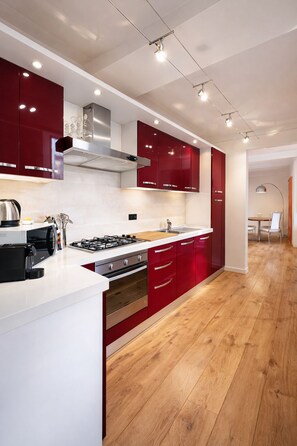 Fridge, microwave, oven, stovetop