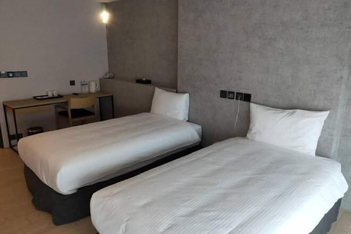 Free WiFi, bed sheets