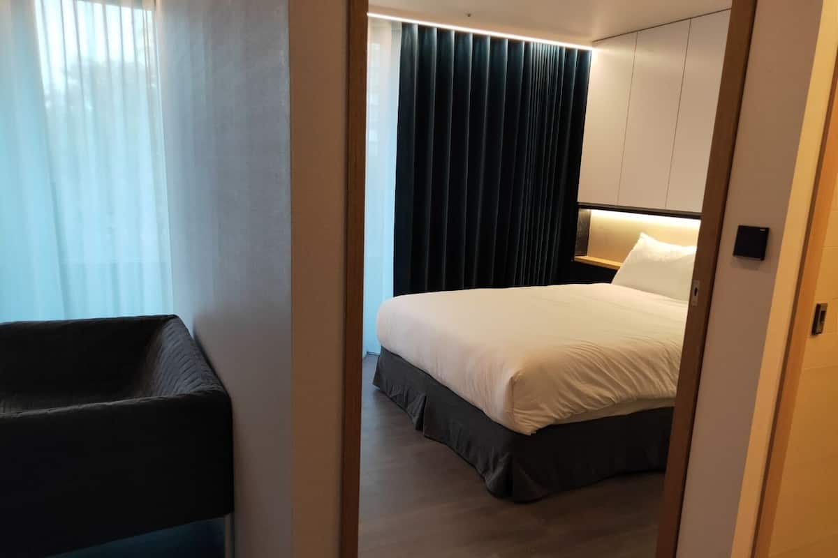 Deluxe Double Room | Free WiFi, bed sheets