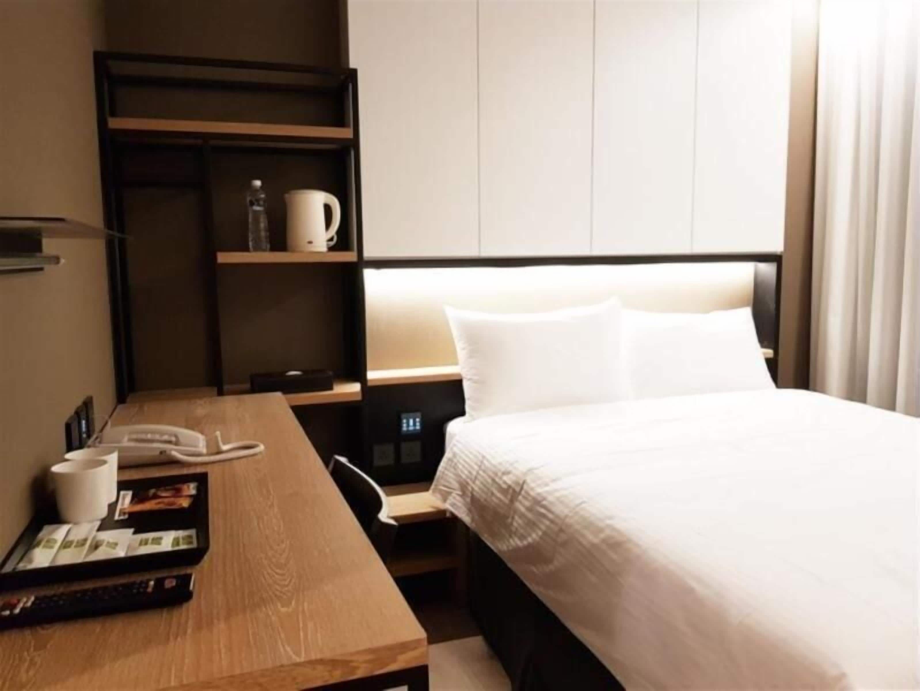 Standaard kamer, 1 twee- of 2 eenpersoonsbedden | Woonruimte | Lcd-televisie