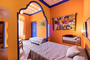 6 bedrooms, desk, iron/ironing board, travel cot