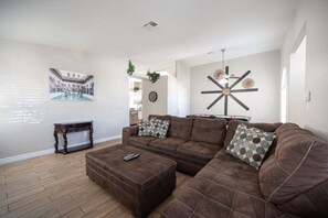 TV, fireplace - Beautiful Las Vegas home (North Las Vegas)