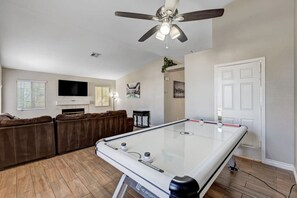 Spielezimmer