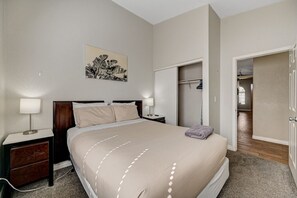 4 Schlafzimmer, Bügeleisen/Bügelbrett, Reisekinderbett, WLAN