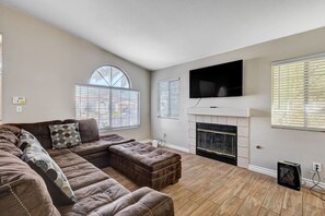 TV, fireplace
