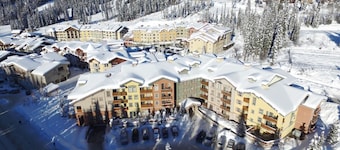1 bedroom apartment in village centre, ski in/out