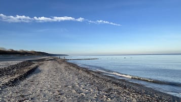 Una spiaggia nelle vicinanze