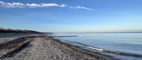 Una spiaggia nelle vicinanze