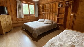 4 soverom, strykejern/-brett, wi-fi (inkludert) og sengetøy