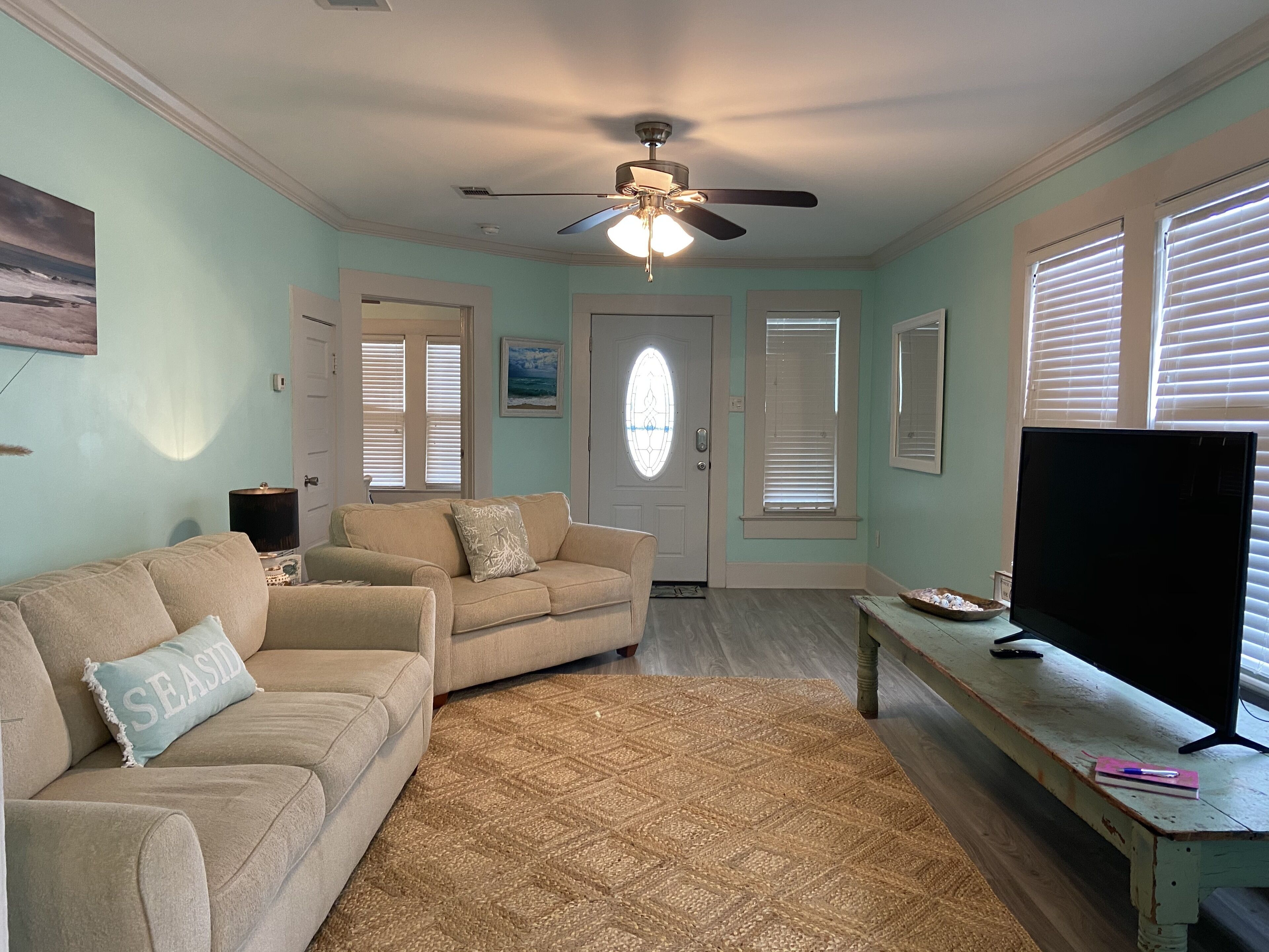 Beach Depot: Spacious 3BR Oasis Steps from the Beautiful Gulfport Shoreline