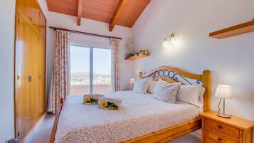 3 chambres, fer et planche Ă repasser, Wi-Fi gratuit, draps fournis