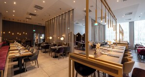Petit déjeuner buffet servi tous les jours en supplément