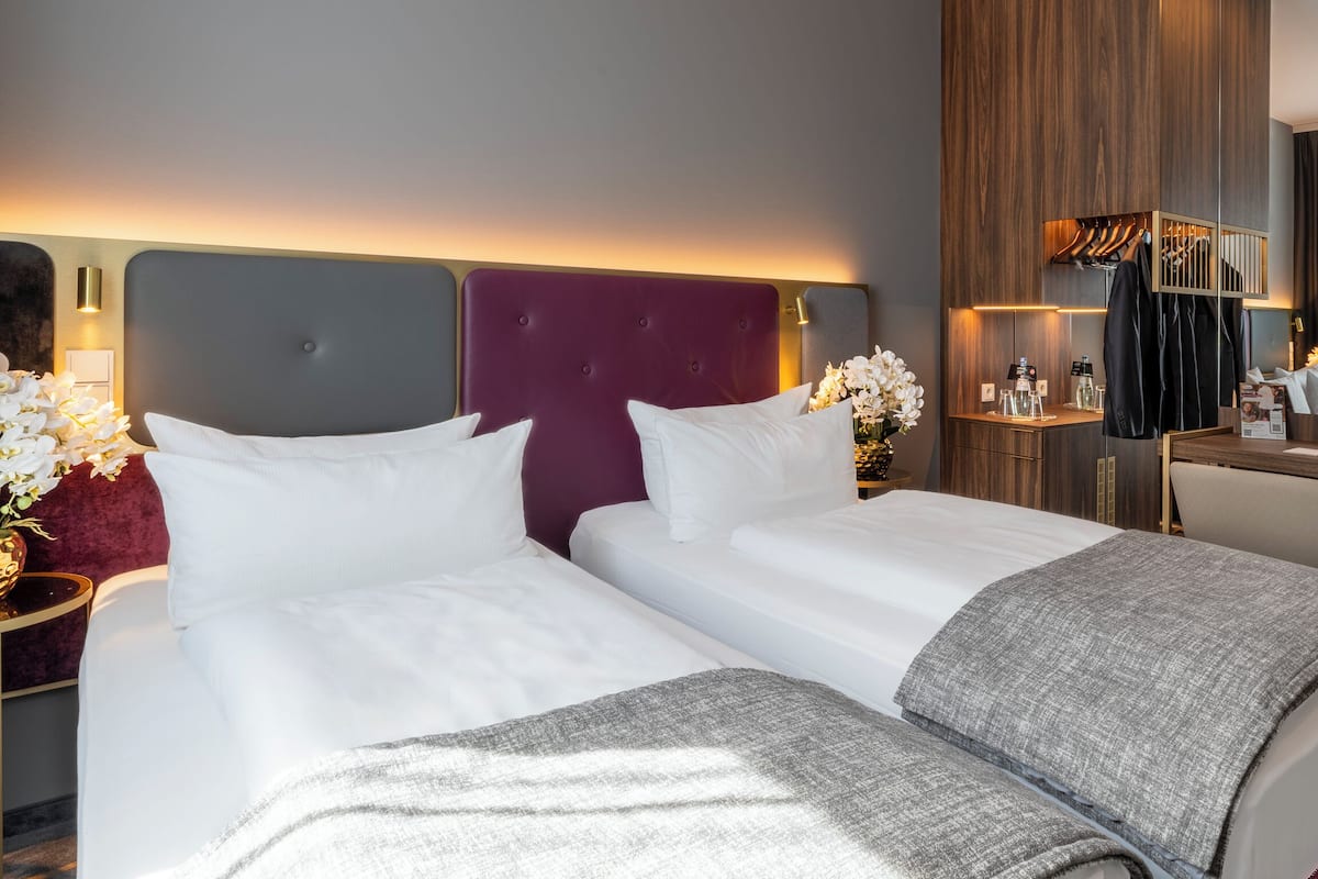 Premium Twin Room | 1 bedroom, hypo-allergenic bedding, in-room safe, desk