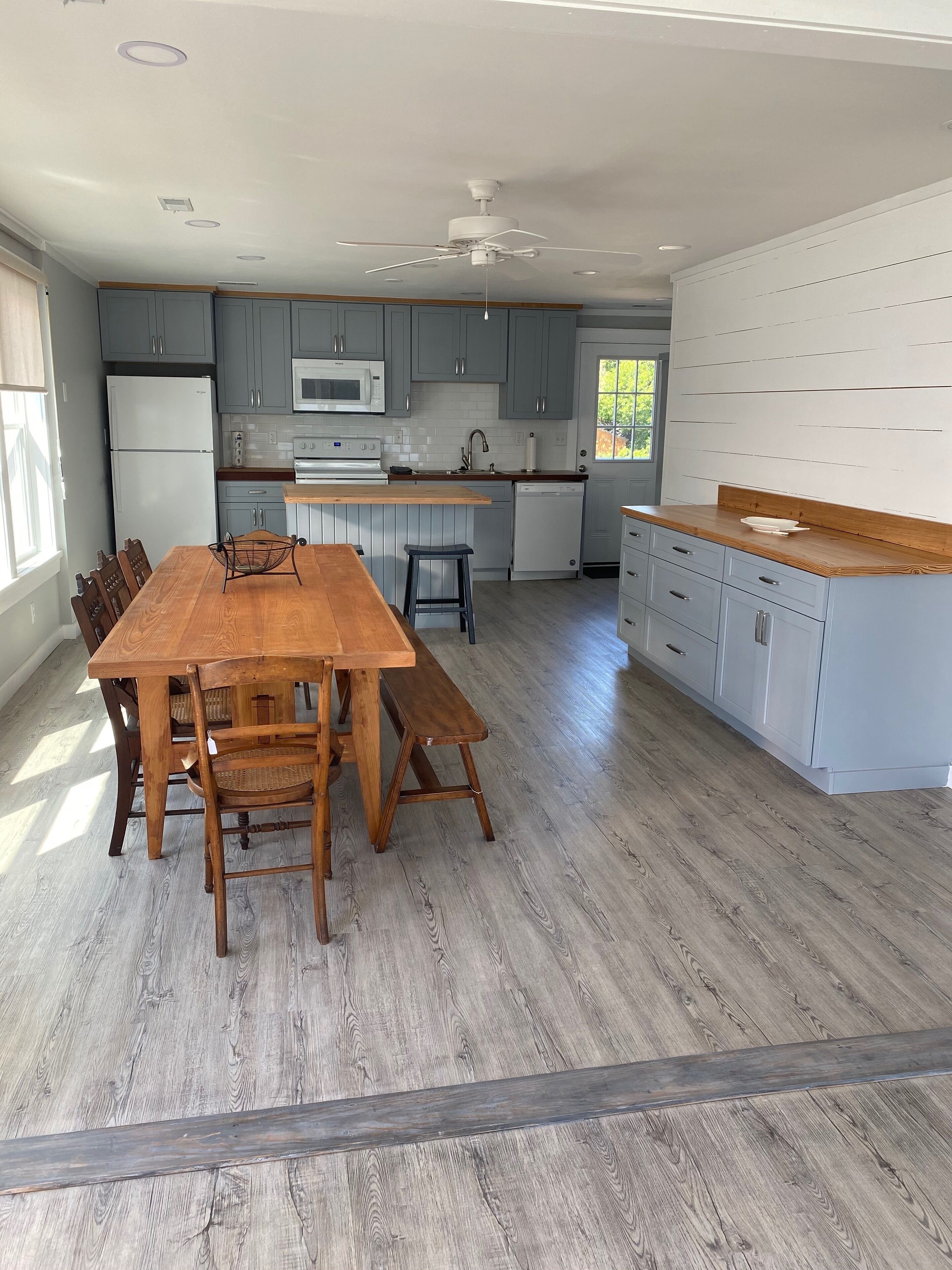 Tom Charles Goat Island Fishing Retreat