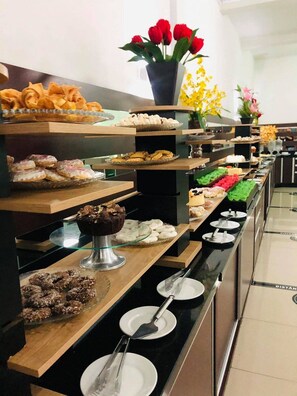 Free daily buffet breakfast 