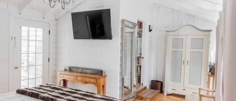 6 عدّة غرف نوم وواي فاي وملاءات أسرّة