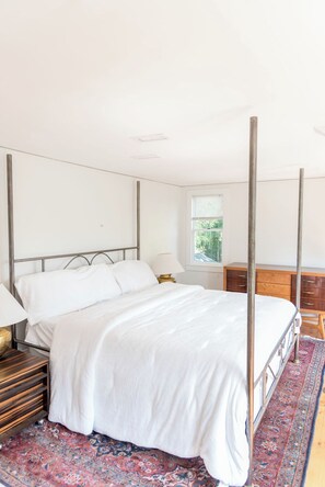 6 bedrooms, WiFi, bed sheets - Historical Bed and breakfast<br> (Water Mill)