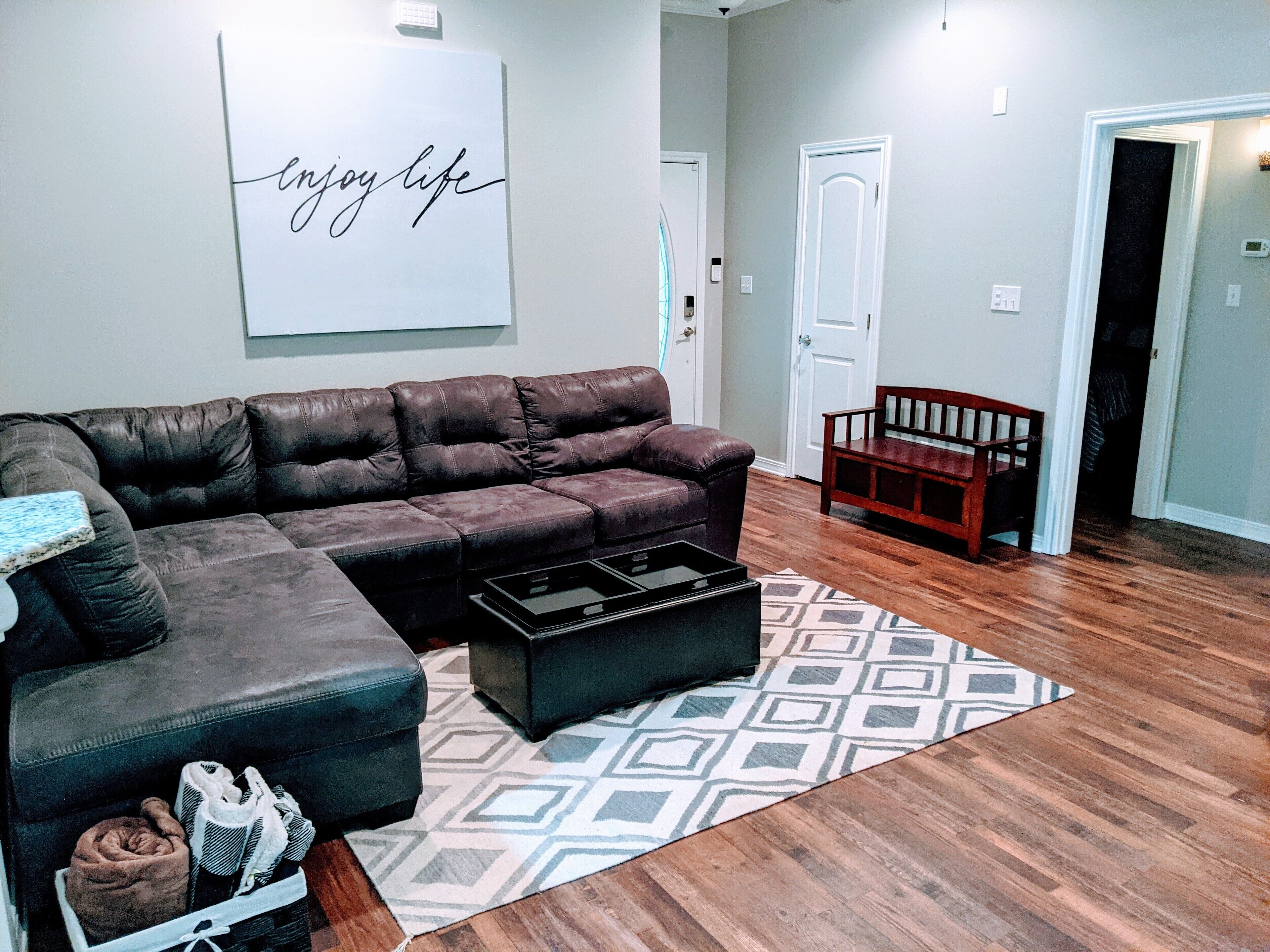 Charming, Quiet, South Shreveport Retreat King Bed