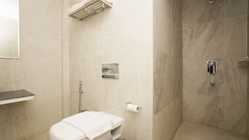 Rom – superior | Bad | Dusj, regndusjhode og håndklær