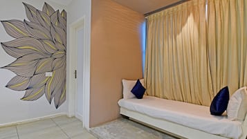 Suite – deluxe | Skrivebord, skrivebord for bærbar PC, wi-fi (inkludert) og sengetøy