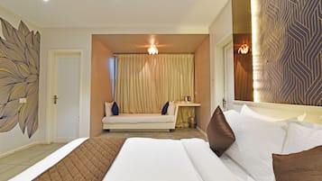 Suite – standard | Skrivebord, skrivebord for bærbar PC, wi-fi (inkludert) og sengetøy