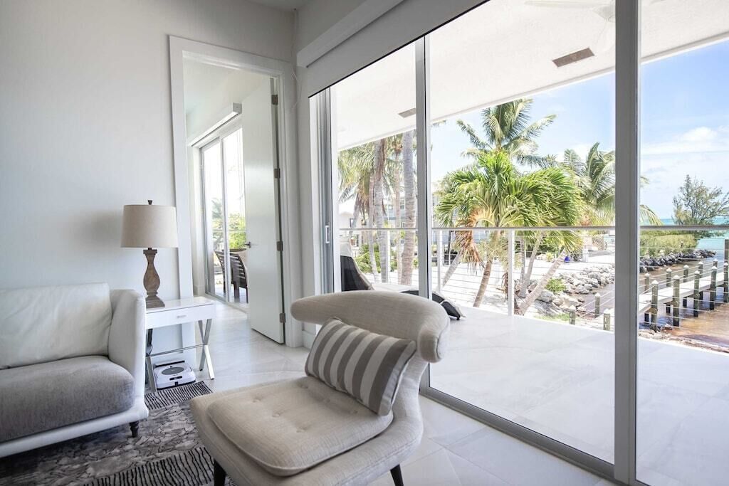 Modern Oceanview Paradise at Islamorada