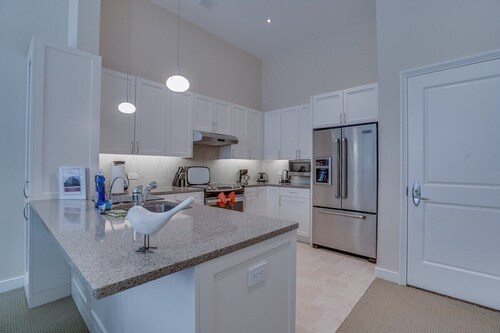 2 BR Fully Furnished Apartment at Penn Quarters - Surrounded by Best Restaurants