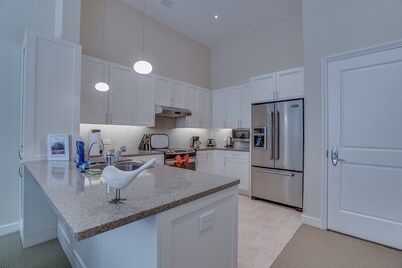 2 BR Fully Furnished Apartment at Penn Quarters - Surrounded by Best Restaurants