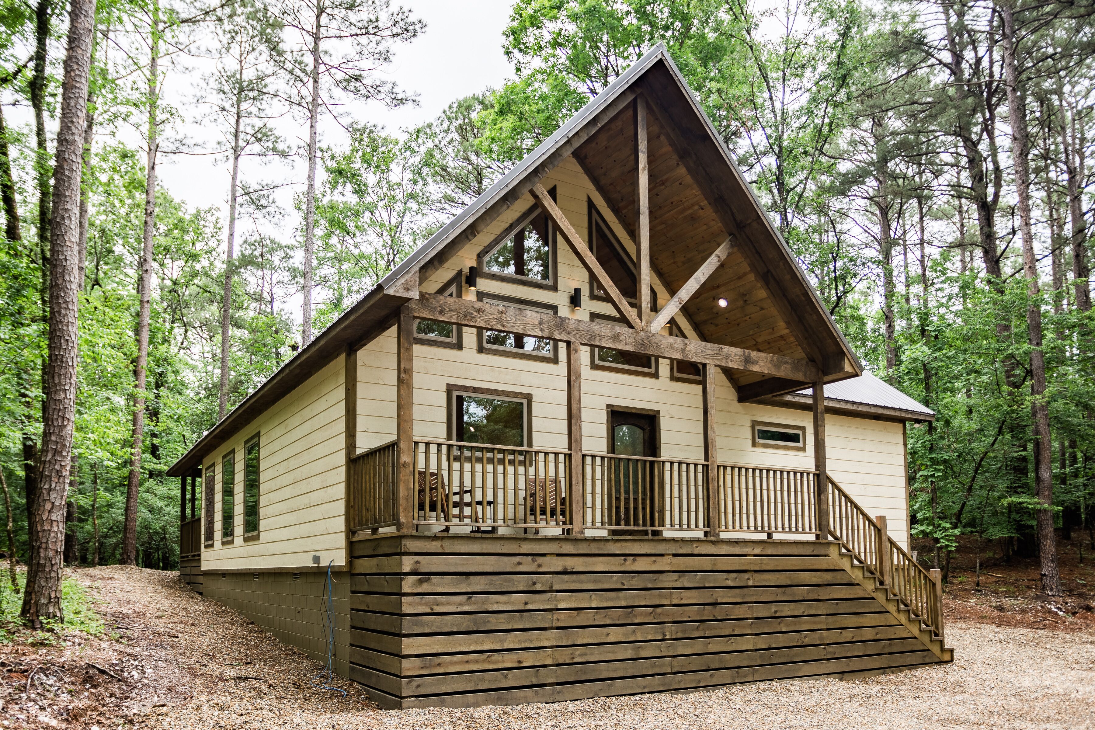BRAND NEW! "The Roosevelt" Couples Cabin adjacent to National Forest