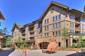 Condo, 2 Bedrooms | Exterior