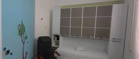 3 chambres, fer et planche à repasser, Wi-Fi gratuit, draps fournis