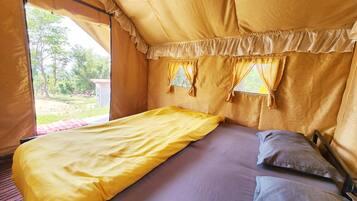 Standard Tent | Egyptian cotton sheets, premium bedding, individually decorated
