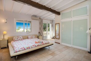 6 bedrooms, iron/ironing board, travel cot, free WiFi - Charming Villa Verde, 56x23ft Pool, Ac&wifi, Just 5 Minute Drive Away From Beach (Xàbia)