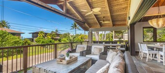 Nalu Hanalei, Stunning Hanalei home right by the beach! TVR#5123