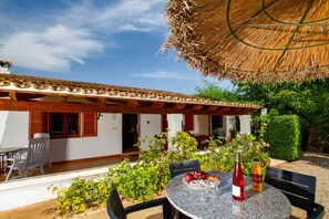 Outdoor dining - PAPARRI. Charming villa near Pollensa (Pollensa)