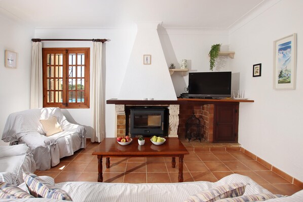 TV - L´Embat ( Tolo ) Charming 2 bedroom villa (Pollensa)