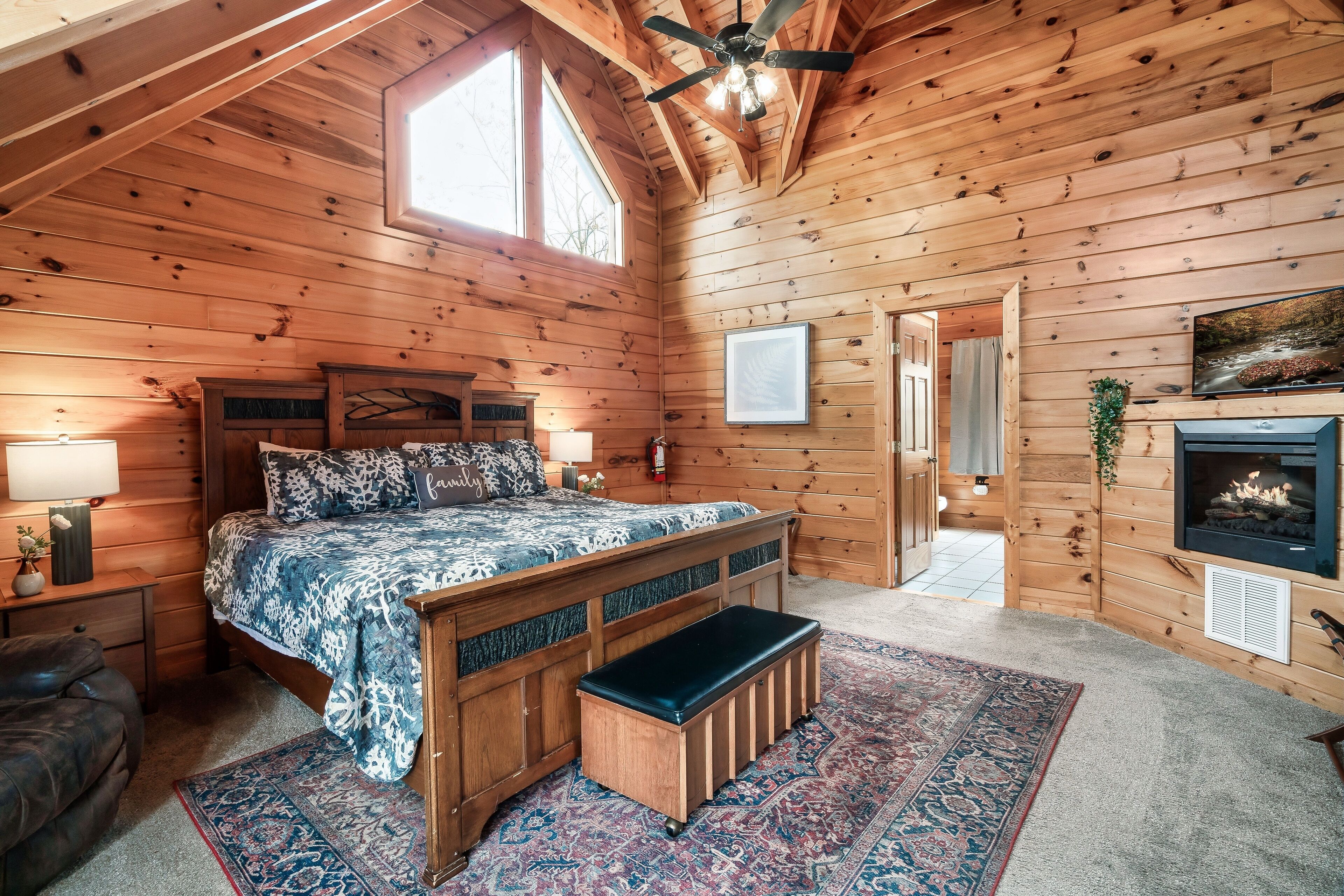 Cougar Crossing Vista - HotTub Pool View Reviews, Deals & Photos
