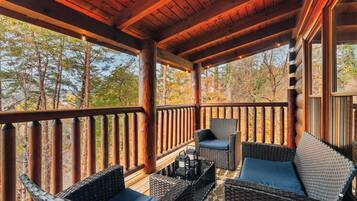 Deluxe Cabin, 6 Bedrooms, Hot Tub, Mountain View | Terrace/patio
