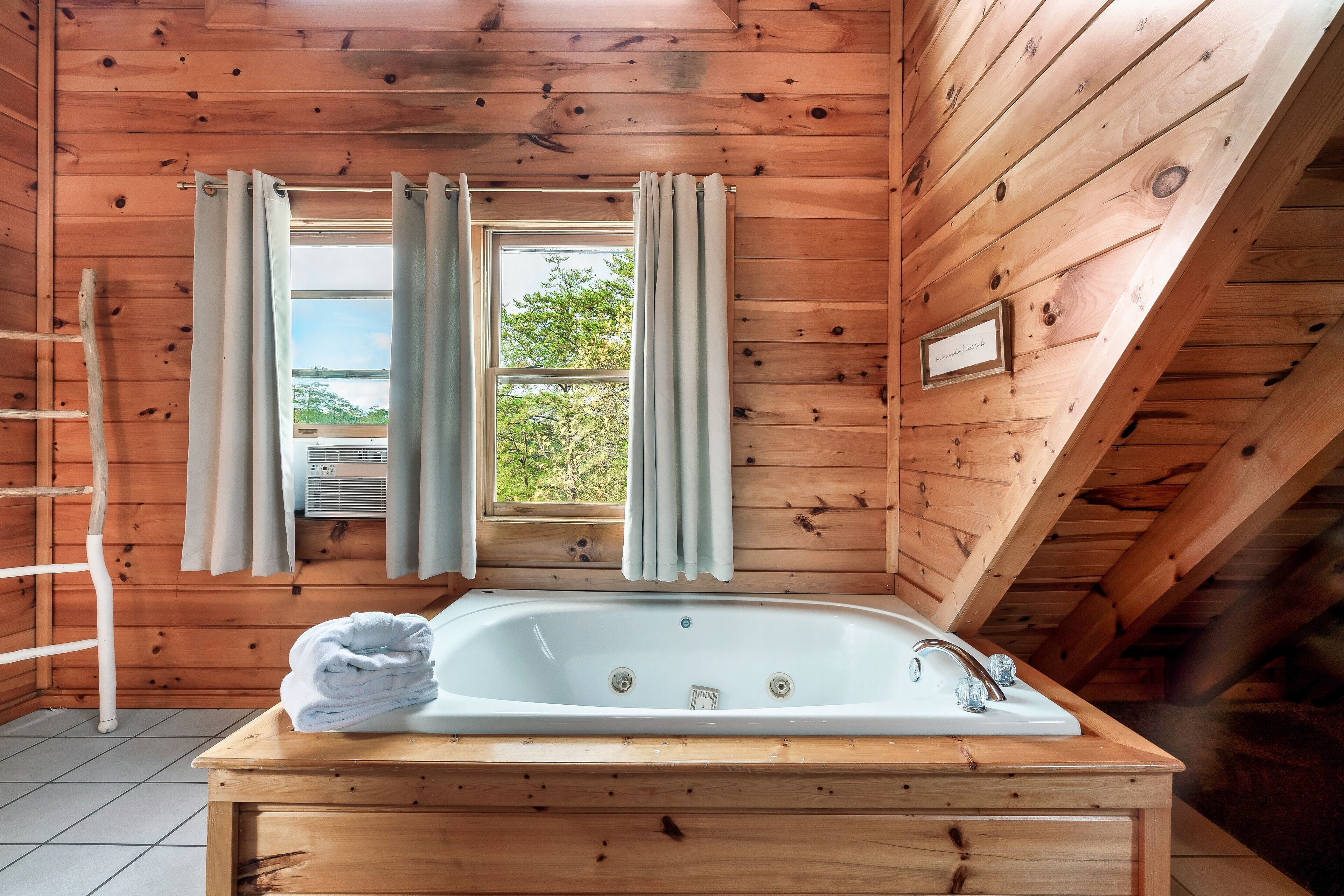 Cougar Crossing Vista - HotTub Pool View Reviews, Deals & Photos