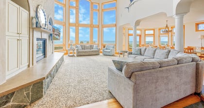 Premier Oceanfront Dog Friendly w/ Pool, Elevator, Hot Tub, Theater, Game Room