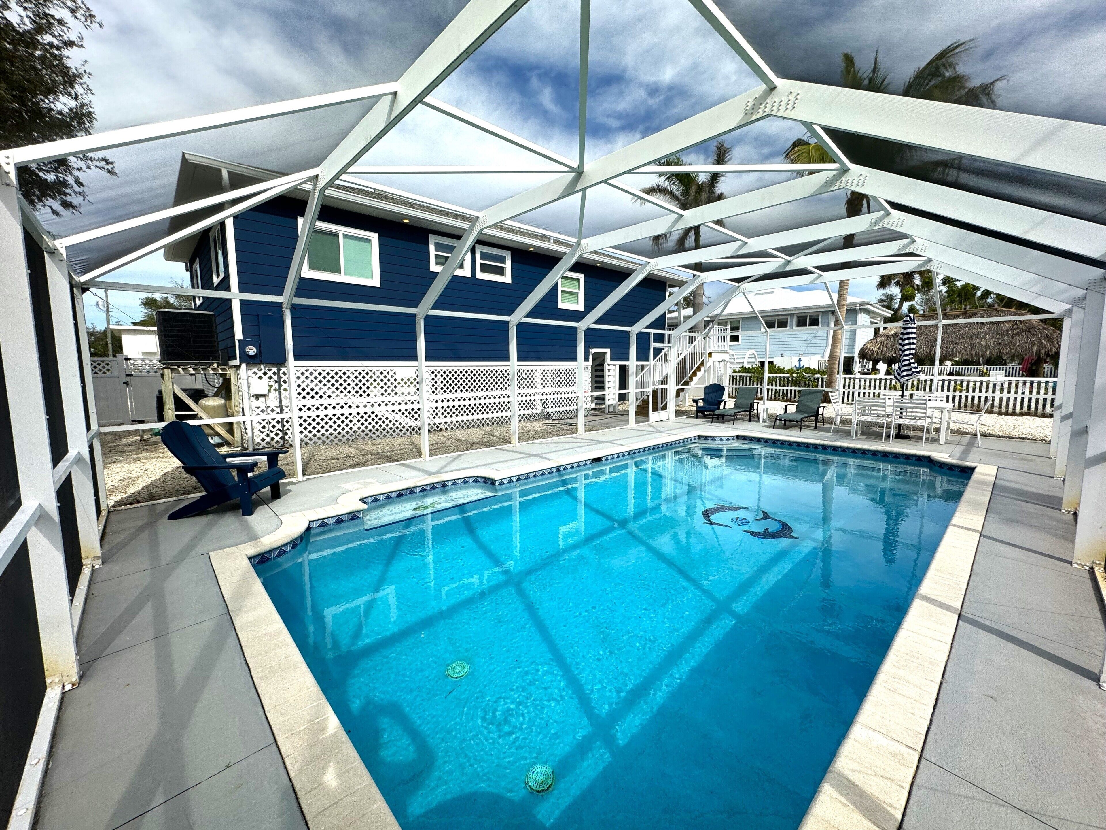 160 Gulf Island - Cottage Style Pool home with Screened-in Porch Near Beach