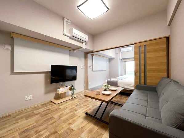 1 habitación, tabla de planchar con plancha, wifi y ropa de cama 