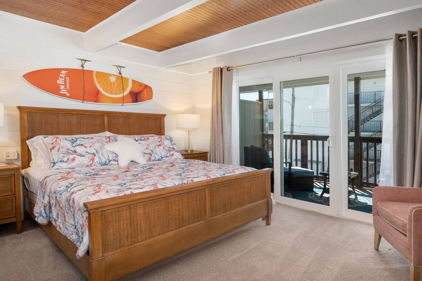 Premium bedding, iron/ironing board, travel crib, WiFi