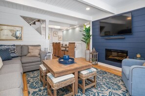 TV, fireplace, stereo