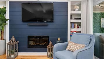 TV, fireplace, stereo