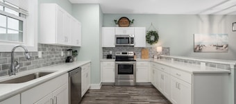 3BR/Garage, Walk Beach/Boardwalk, Bikes, BeachGear