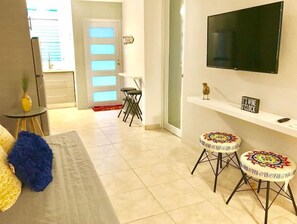 1 chambre, fer et planche Ă repasser, Wi-Fi, draps fournis